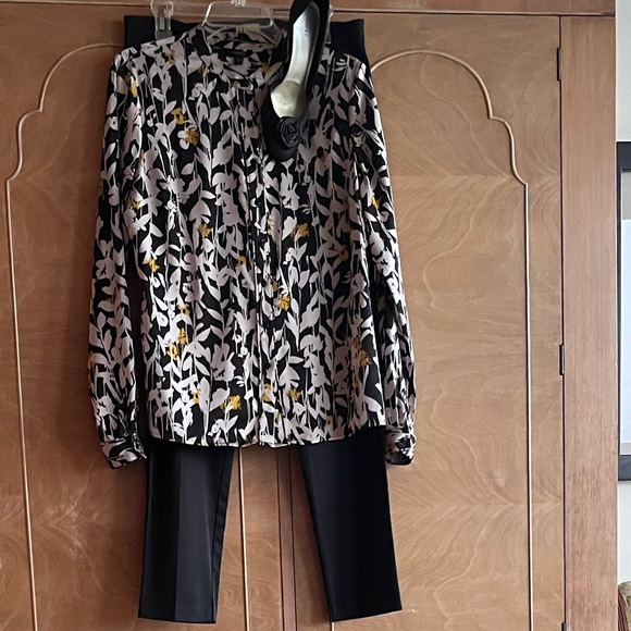 Guess M long sleeve mandarin collar black and light gray blouse, buttons closure - Picture 10 of 10